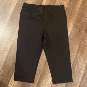 VSX Black cropped leggings M